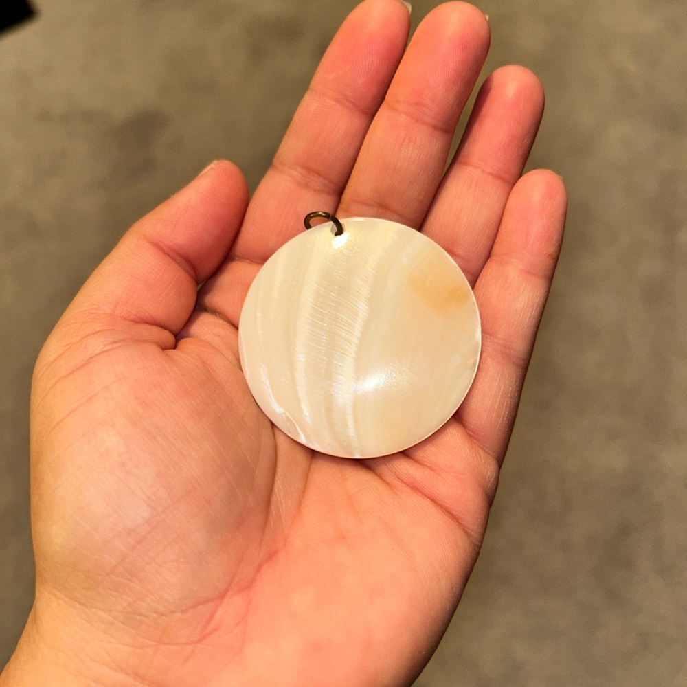 Mother of pearl pendant